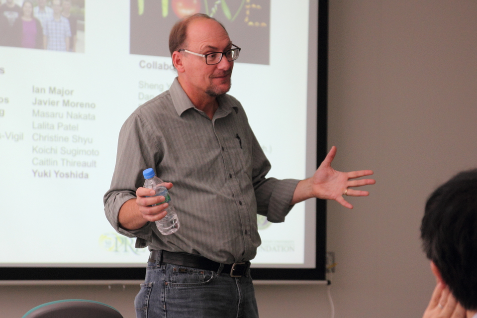 Photo of Professor Gregg A Howe at the seminar
