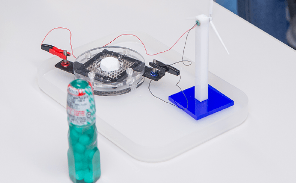 バイオ燃料電池を作ってみよう!食べ物で発電できる?のイベント写真
