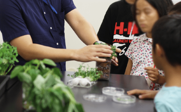 植物科学ラボツアーのイベント写真